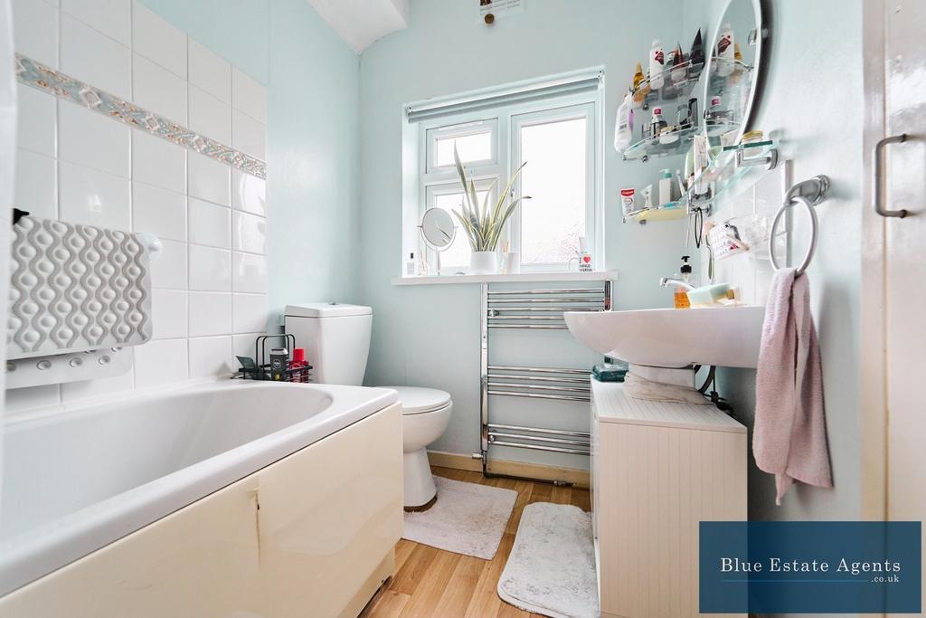 Family Bathroom Suite