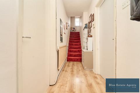 undefined, Ringway, Southall, UB2