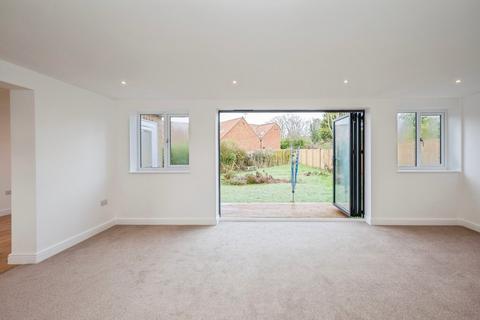 3 bedroom detached bungalow for sale, Broadwood Close, Norwich NR11