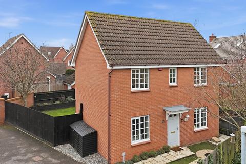 Frobisher Gardens, Chafford Hundred RM16