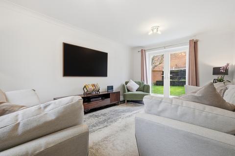 undefined, Frobisher Gardens, Chafford Hundred RM16