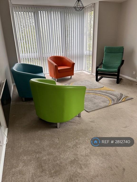 Spacious Lounge