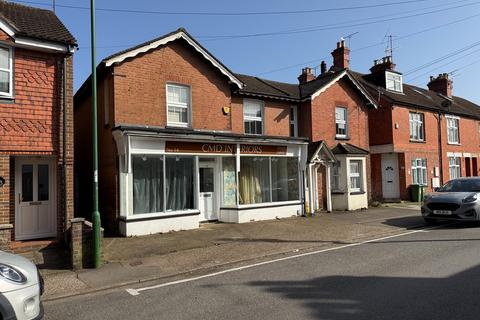 Retail property (high street) for sale, 14 Trafalgar Rd Horsham RH12 2QB