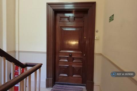 4 bedroom flat to rent, Camden Crescent, Bath, BA1