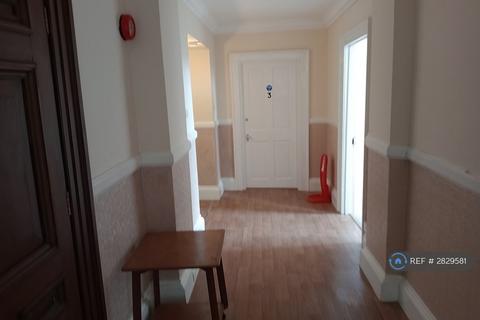 4 bedroom flat to rent, Camden Crescent, Bath, BA1