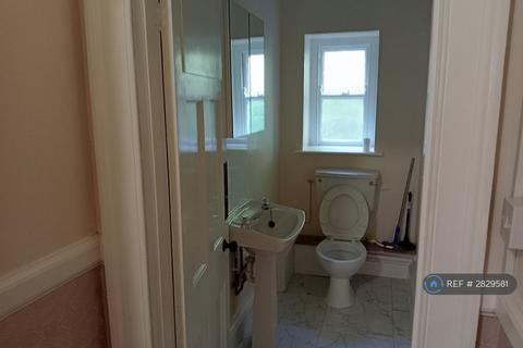 4 bedroom flat to rent, Camden Crescent, Bath, BA1