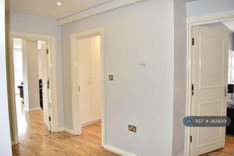 2 bedroom flat to rent, Creative House, London, SW8
