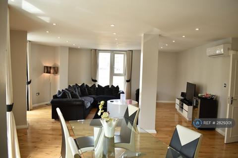 2 bedroom flat to rent, Creative House, London, SW8
