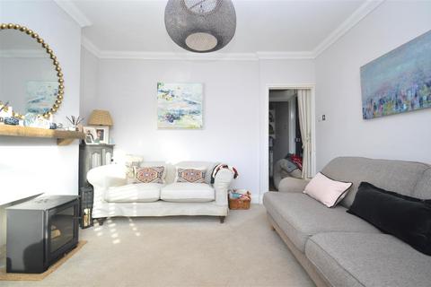 3 bedroom semi-detached house for sale, Orchard Road, East Cowes