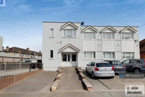 undefined, Grenfell Avenue, Hornchurch, RM12