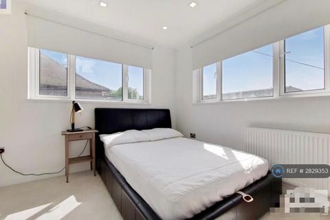 undefined, Grenfell Avenue, Hornchurch, RM12