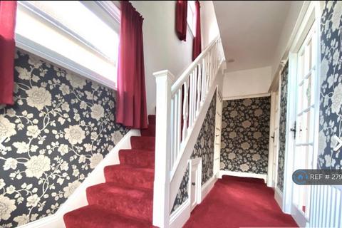 3 bedroom semi-detached house to rent, Victoria Avenue, Sunderland, SR2