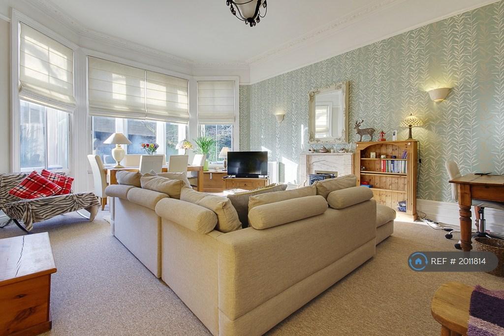 Lounge/Sitting Room
