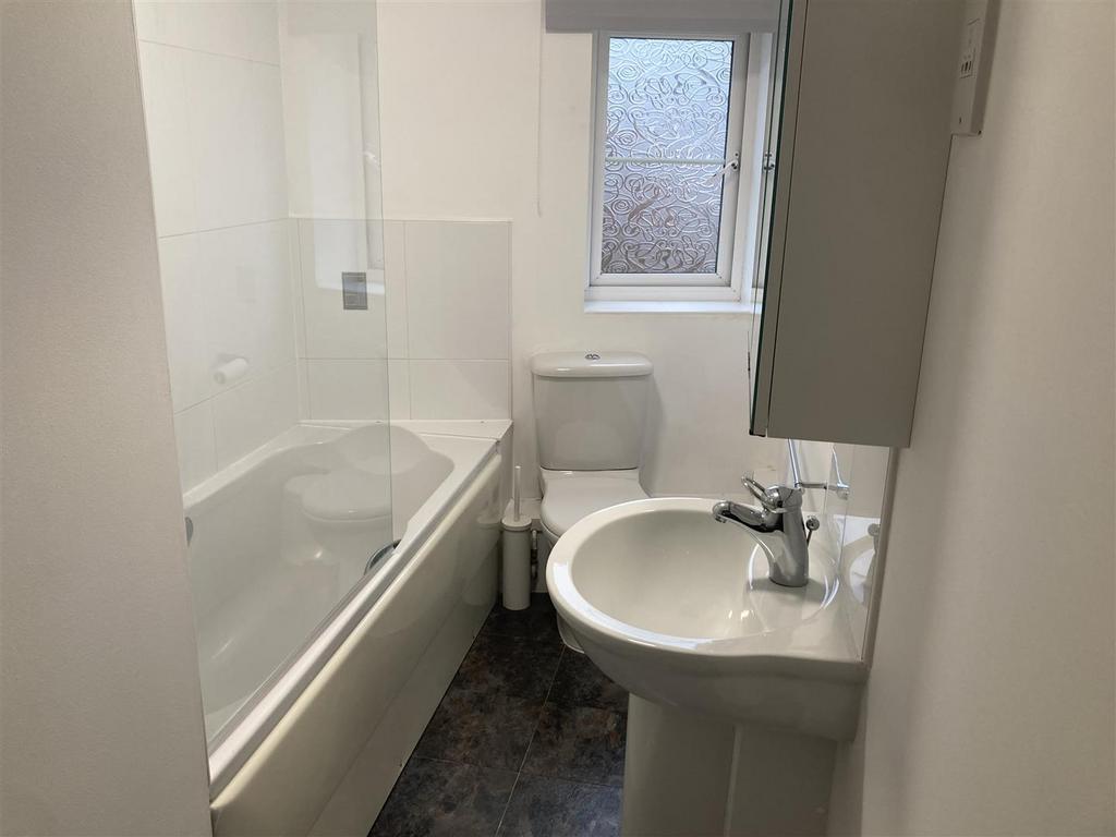 Bathroom2 mill.jpg