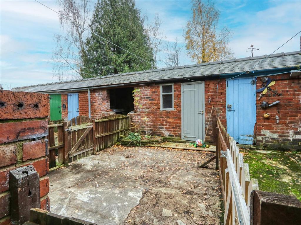 Rear courtyard