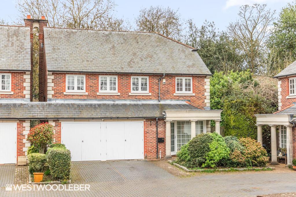 Broxbournebury Mews 40.jpg