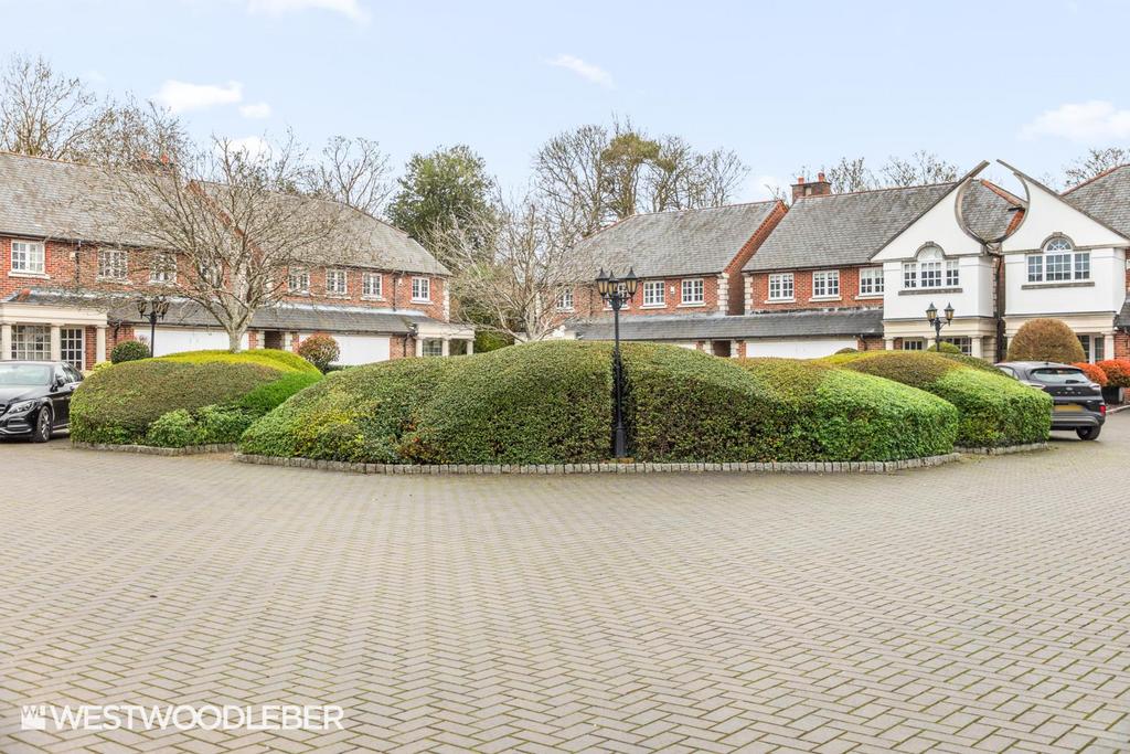 Broxbournebury Mews 42.jpg