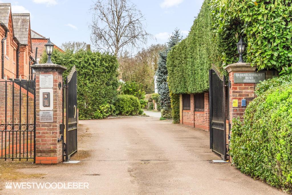 Broxbournebury Mews 44.jpg