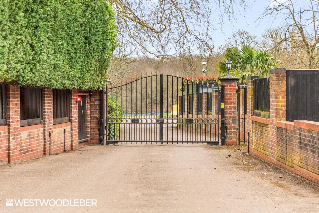 Broxbournebury Mews 43.jpg
