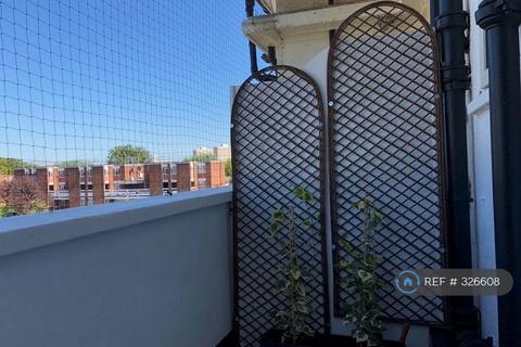 undefined, Park Court, London, N11