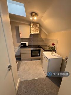 Studio to rent, Finchley Road, London, NW3