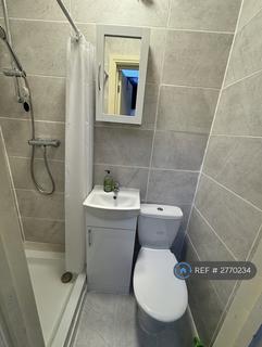 Studio to rent, Finchley Road, London, NW3