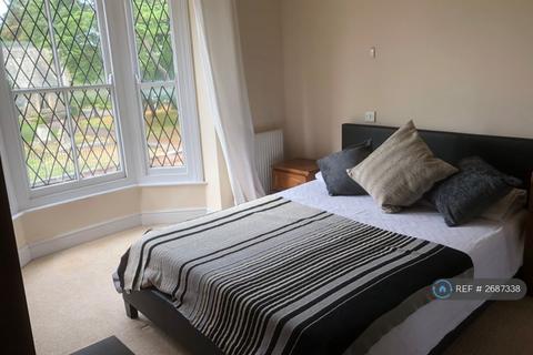 undefined, Englefield Green, Egham, TW20