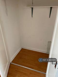 3 bedroom flat to rent, Edge Lane, Stretford, Manchester, M32
