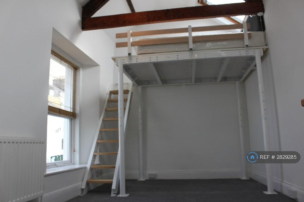 Lounge / Mezzanine Floor