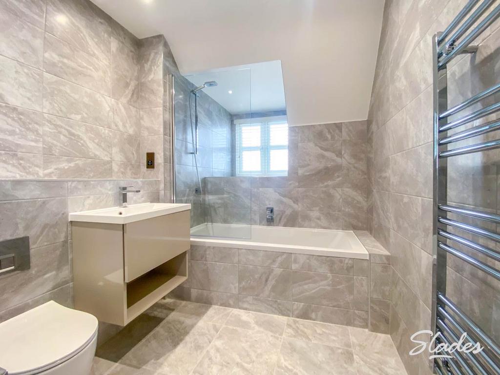 Flat 6 Bathroom