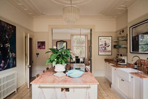 undefined, Avenue Road, London N6