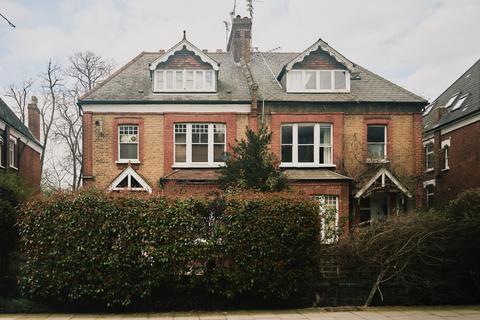 undefined, Avenue Road, London N6