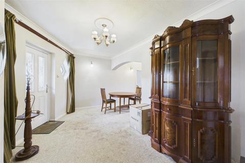 undefined, Gelston, Grantham