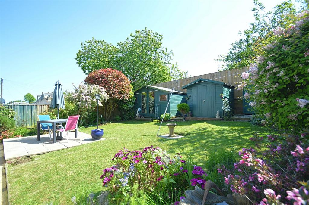 Resized Garden3.jpg