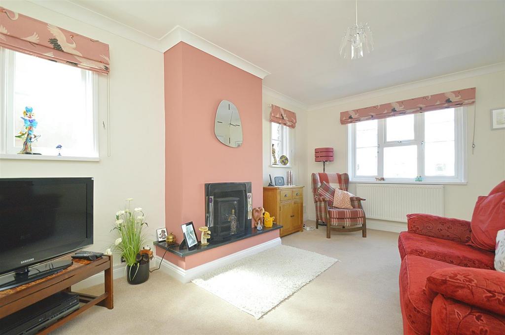 Resized Lounge2.jpg