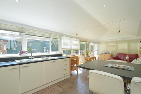 3 bedroom detached house for sale, SHORT WALK TO BEACH * SHANKLIN