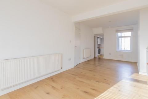 2 bedroom terraced house to rent, Andrews Road, Cardiff CF14