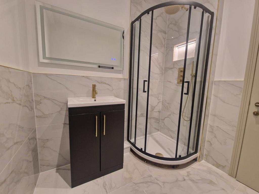 25 bathroom