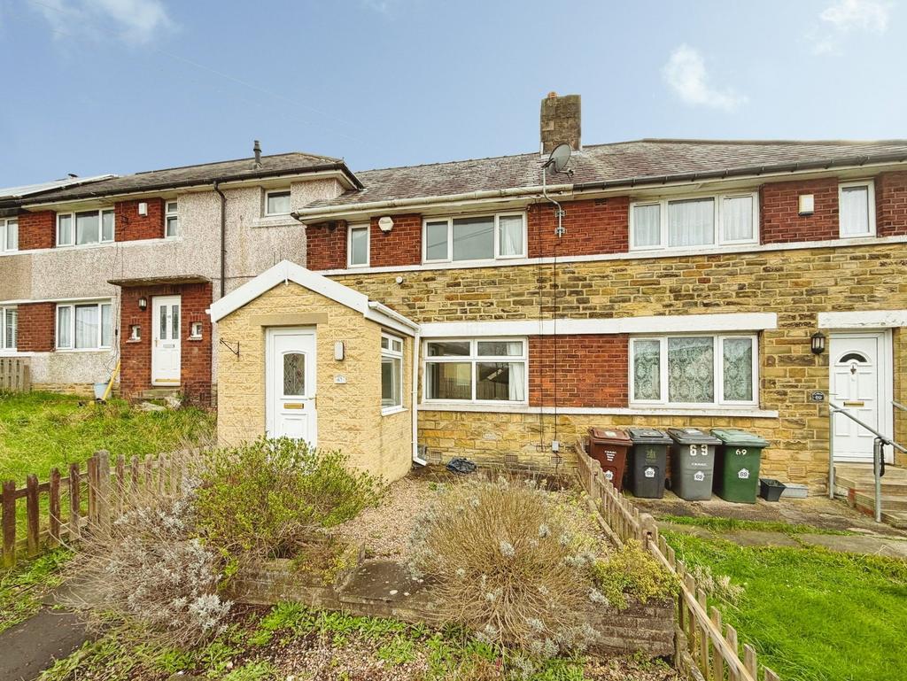 The Oval, Bingley, BD16 4RH 2 bed terraced house to rent - £795 pcm (£ ...