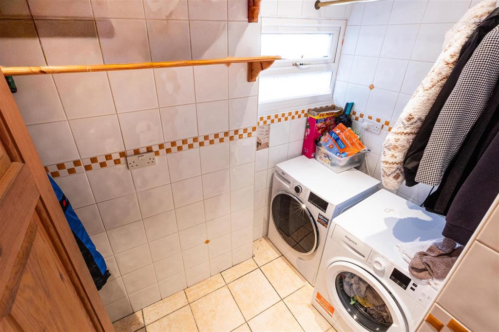 22 Beaminster Rd 14.jpg