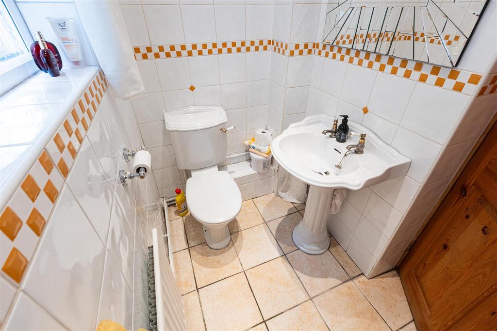 22 Beaminster Rd 15.jpg