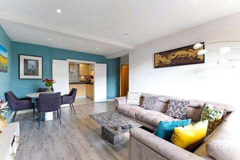 2 bedroom flat to rent, Worple Road, London, SW19