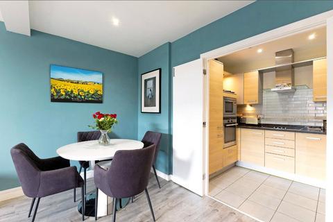 2 bedroom flat to rent, Worple Road, London, SW19