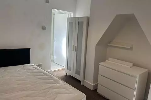 1 bedroom in a house share to rent - Vue 2