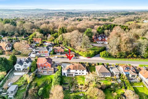 4 bedroom detached house for sale, London Road, Liss GU33