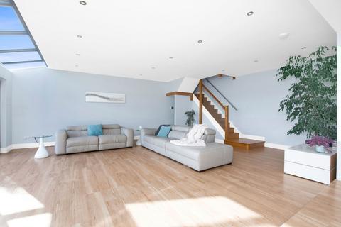 4 bedroom detached house for sale, London Road, Liss GU33