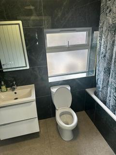 3 bedroom semi-detached house to rent, Watford WD19