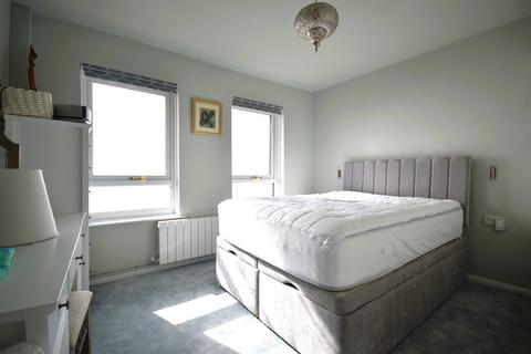 2 bedroom flat to rent, Selsey, Chichester, PO20