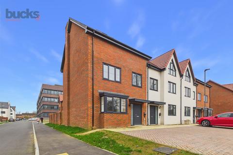 undefined, Osbourne Gardens, Aylesbury, HP21