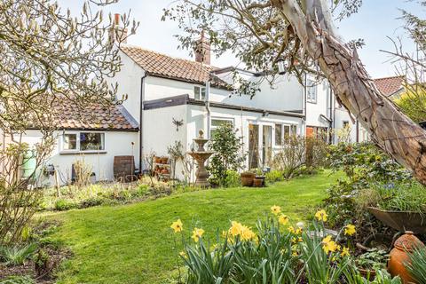 undefined, Chain Free Character Cottage in Longham